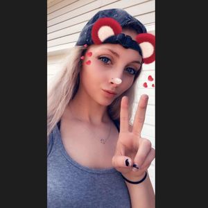 Meet your Posher, Briana